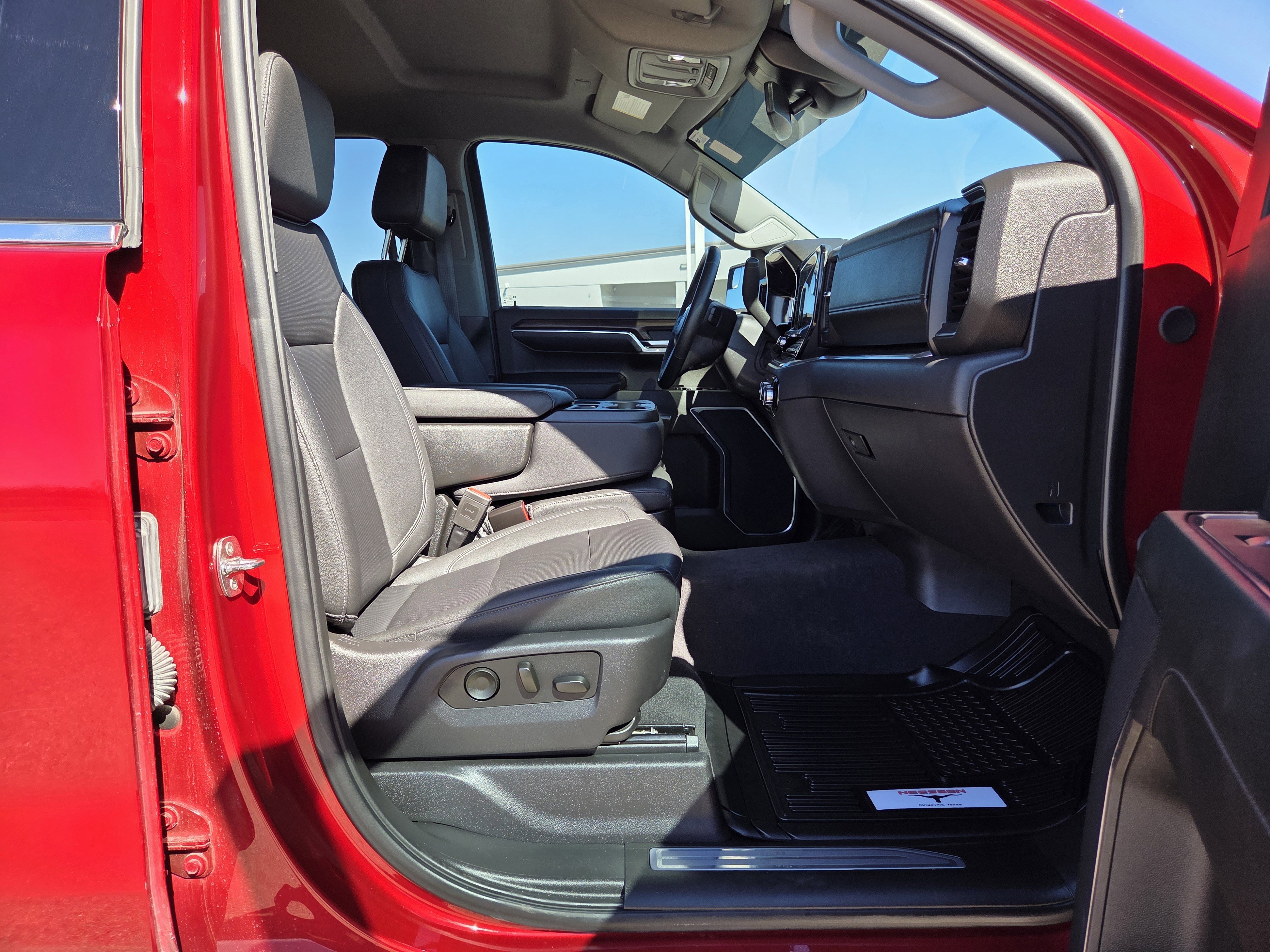 Used 2024 GMC Sierra 1500 SLT w/ X31 Off-Road Package image 21