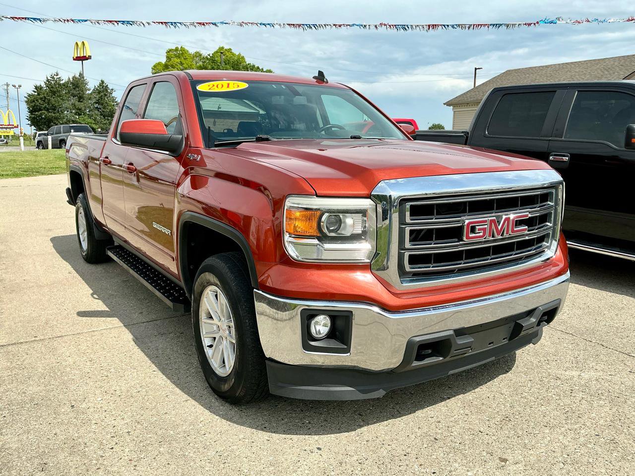 Used 2015 GMC Sierra 1500 SLE w/ SLE Value Package AWD/4WD image 3