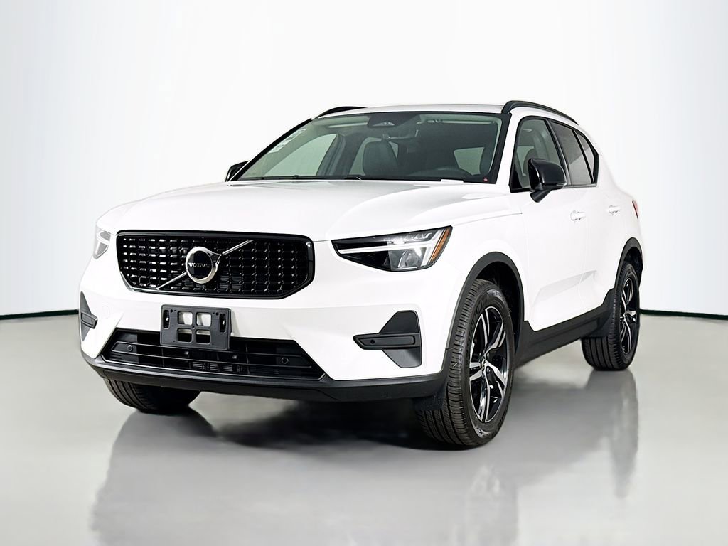 New 2026 Volvo XC40 B5 Core image 3