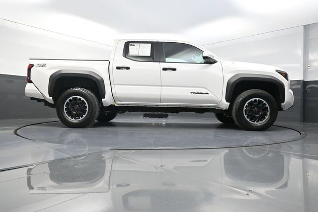 Used 2024 Toyota Tacoma TRD Off-Road image 26