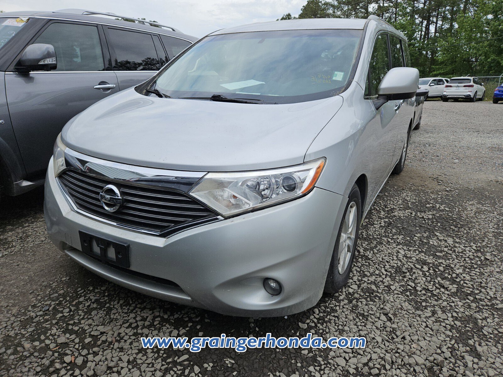 Used 2016 Nissan Quest SV FWD image 2