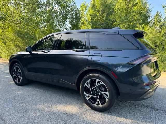 Used 2024 Lincoln Nautilus Hybrid AWD/4WD image 7