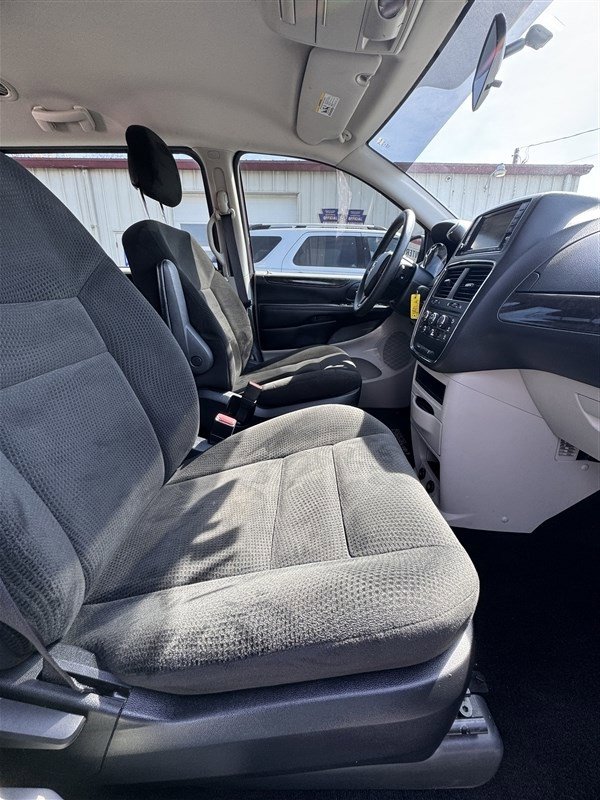 Used 2016 Dodge Grand Caravan SE w/ Quick Order Package 29E SE image 15