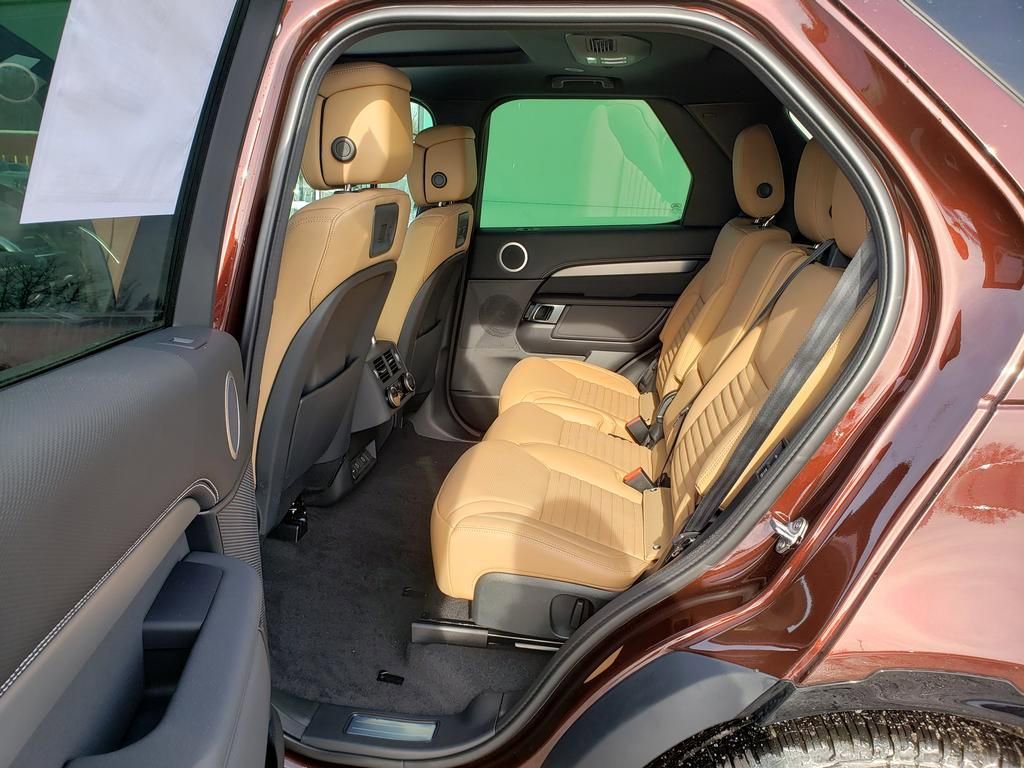 New 2026 Land Rover Discovery Limited Edition image 11