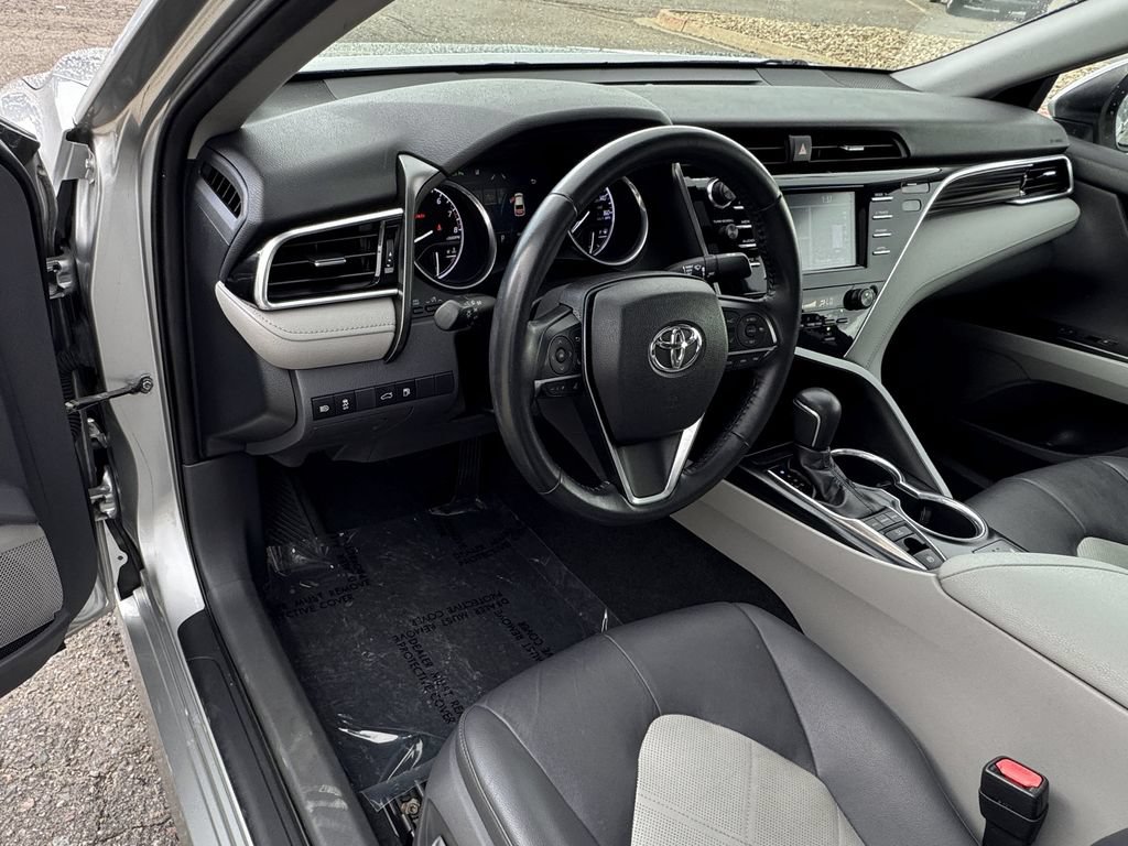Used 2018 Toyota Camry XLE FWD image 21