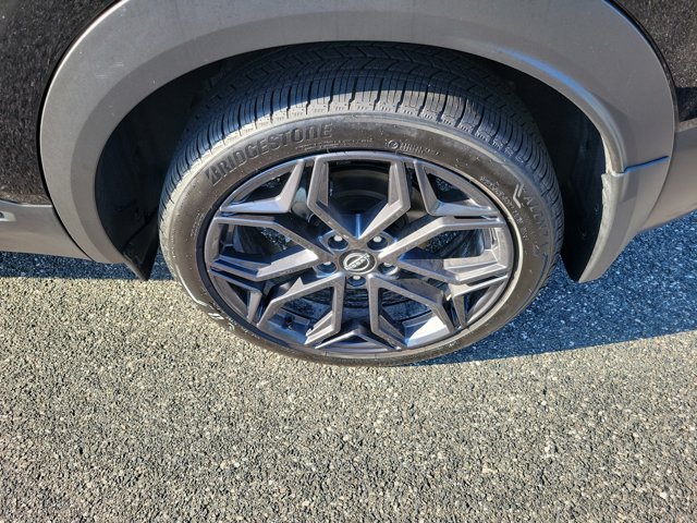 Used 2025 Nissan Kicks SR AWD/4WD image 6