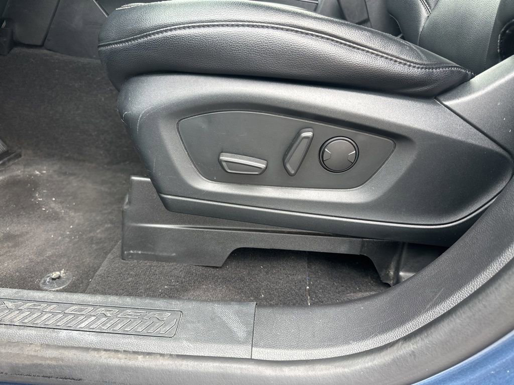 Used 2020 Ford Explorer XLT w/ Equipment Group 202A image 13