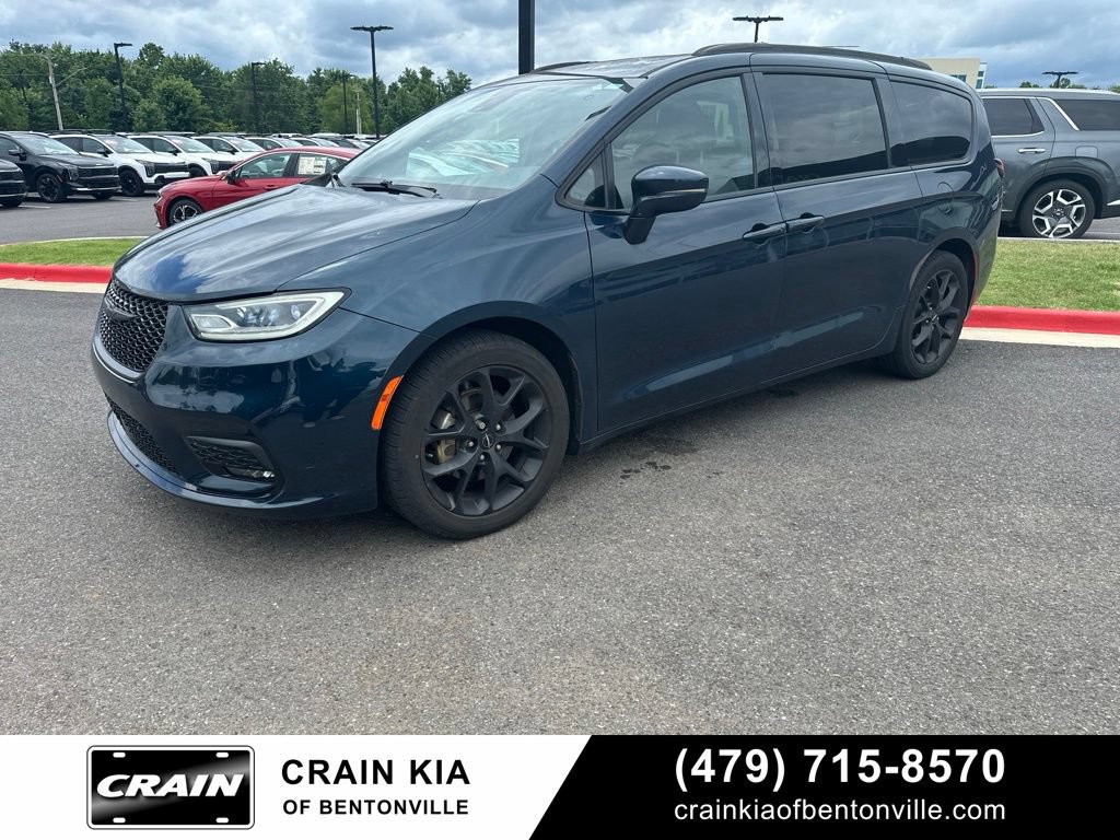 Used 2021 Chrysler Pacifica Touring w/ S Appearance Package FWD image 2