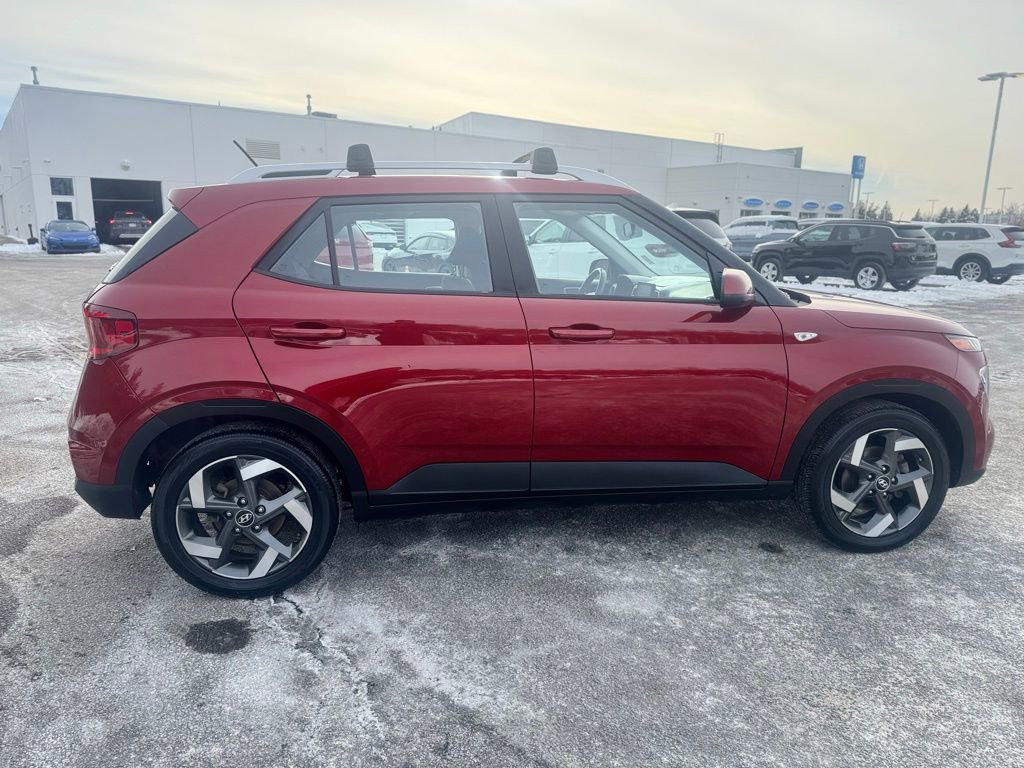 Certified 2023 Hyundai Venue SEL image 4