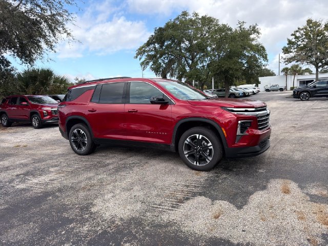 New 2027 Chevrolet Traverse LT w/ Sun and Wheel Package FWD image 16