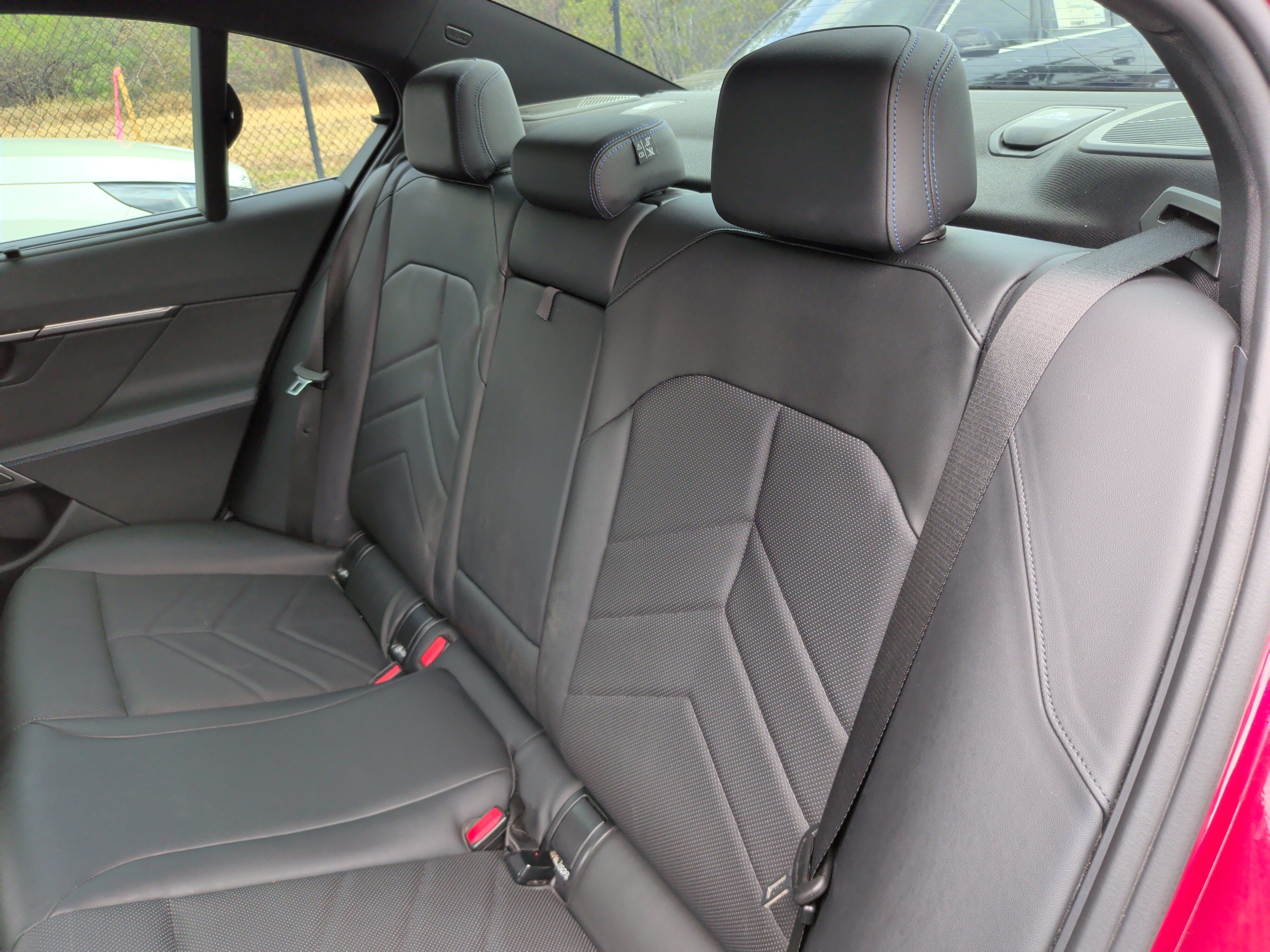 Used 2024 BMW i5 eDrive40i w/ M Sport Package RWD image 34