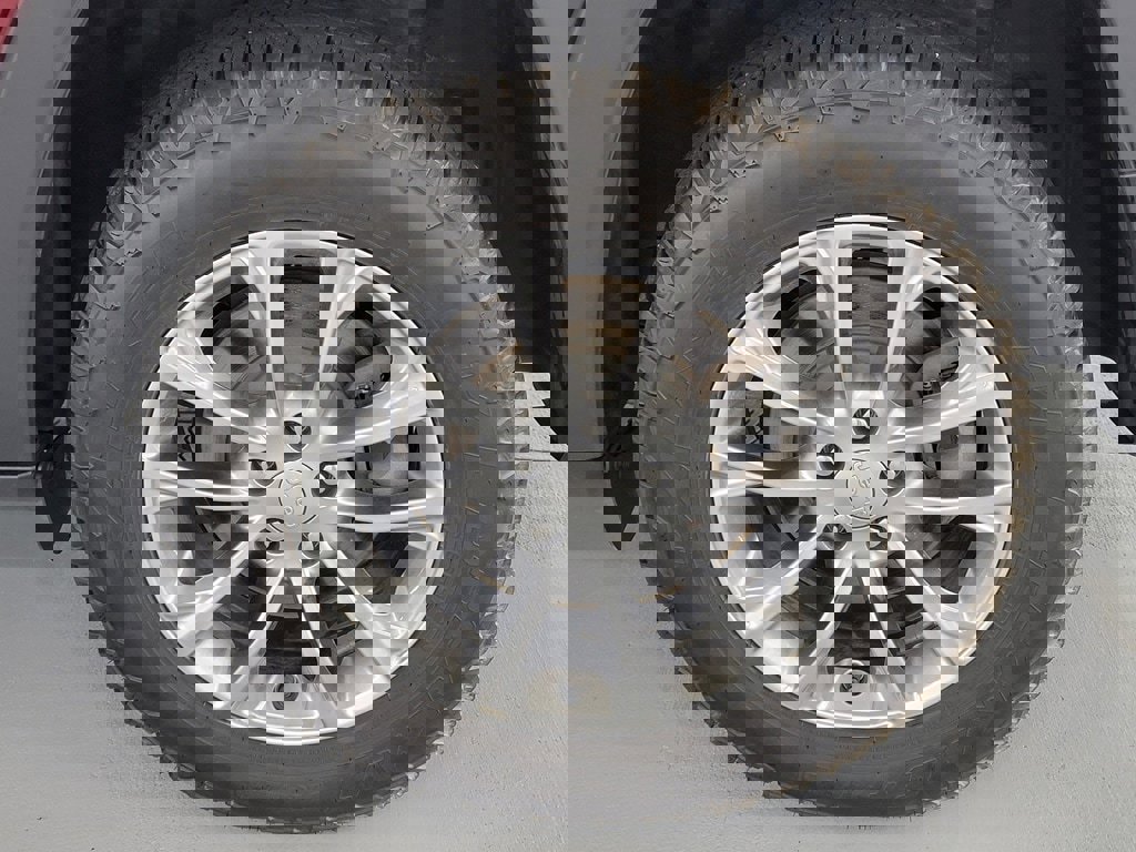 Used 2019 Jeep Cherokee Latitude Plus w/ Comfort/Convenience Group image 11