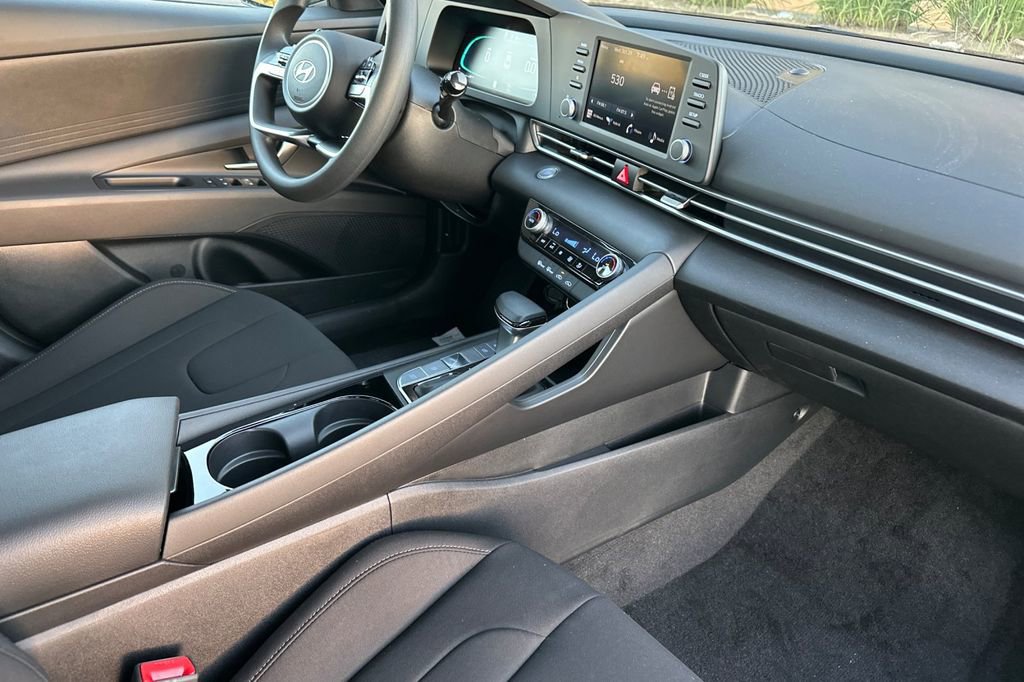 New 2026 Hyundai Elantra Blue image 12