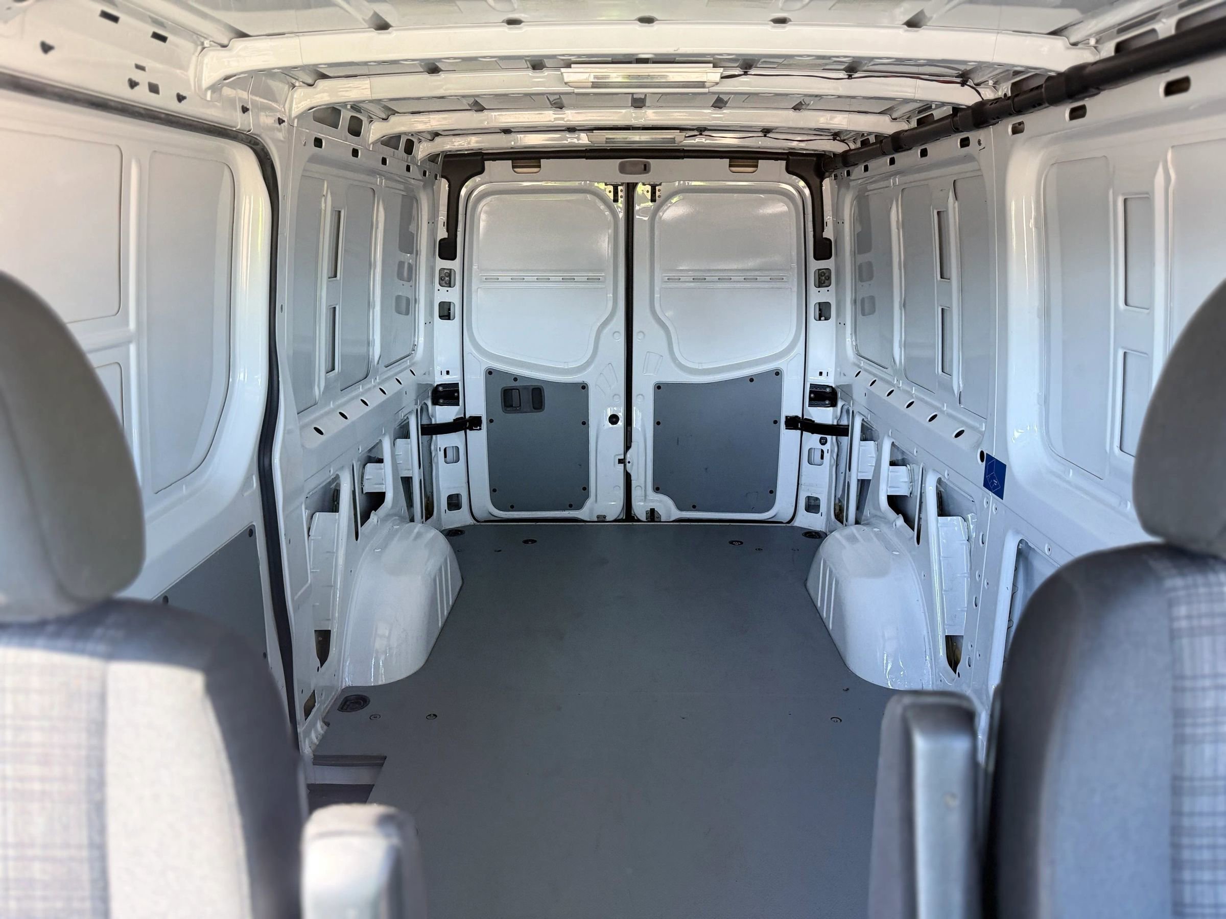 Used 2017 Mercedes-Benz Sprinter 2500 w/ Workspace Access Package image 19