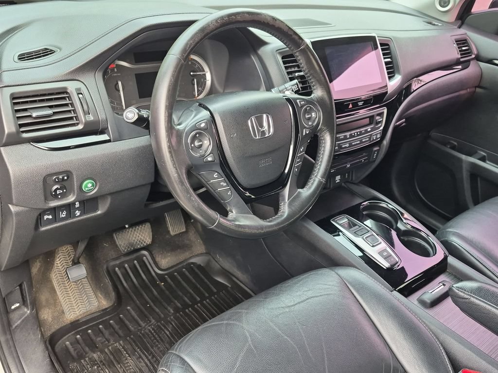 Used 2018 Honda Pilot Touring image 10