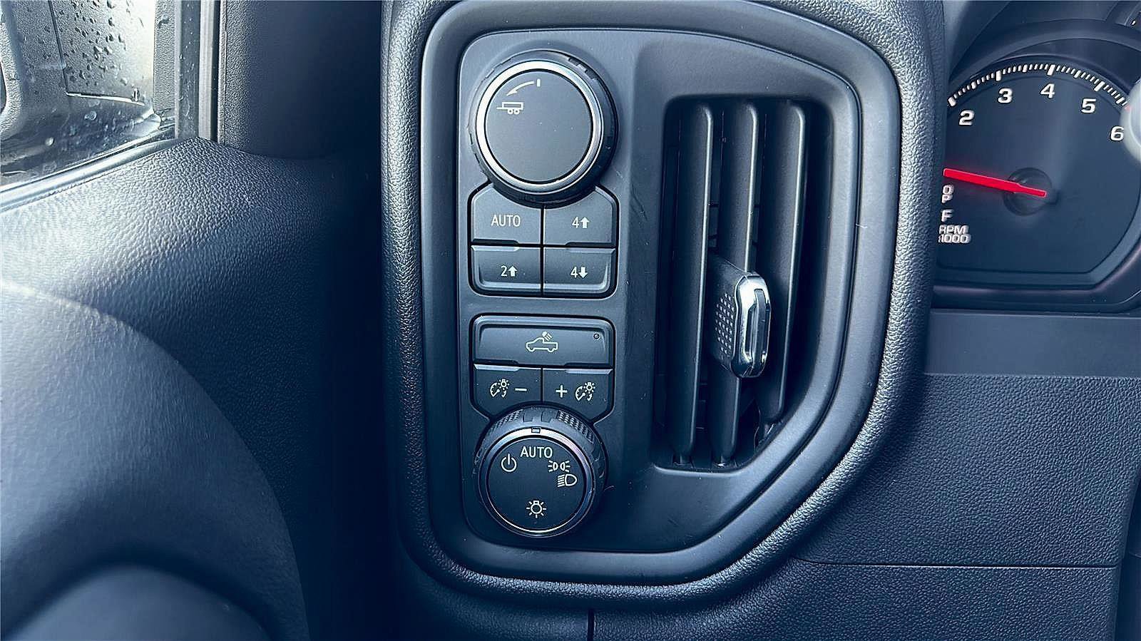 Used 2026 Chevrolet Silverado 1500 Custom Trail Boss image 30