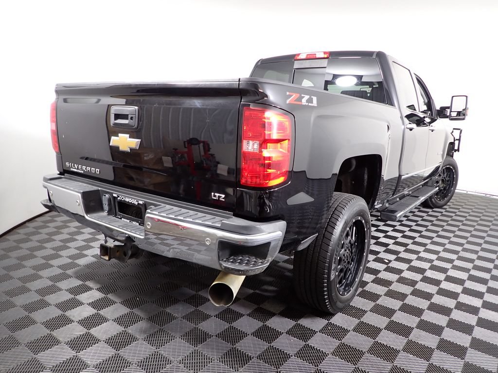Used 2019 Chevrolet Silverado 2500 LTZ w/ Duramax Plus Package AWD/4WD image 17