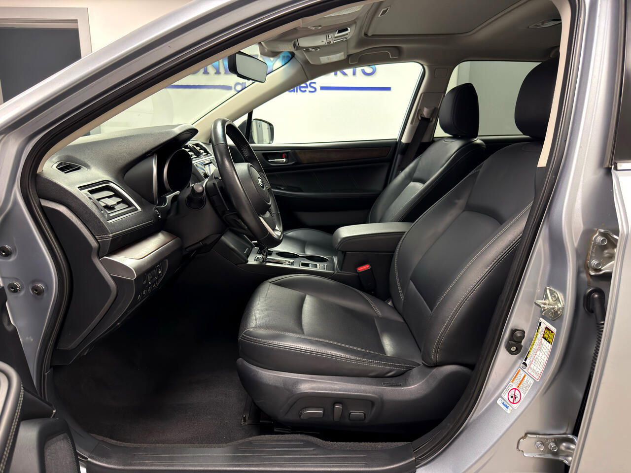Used 2019 Subaru Outback 3.6R Limited w/ Popular Package #2 image 9