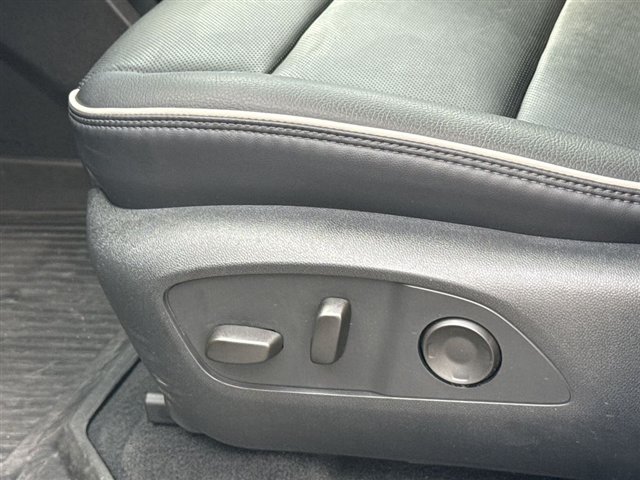 Certified 2024 GMC Acadia Denali FWD image 35