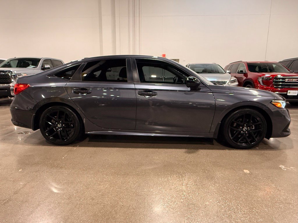 Used 2023 Honda Civic Sport image 4
