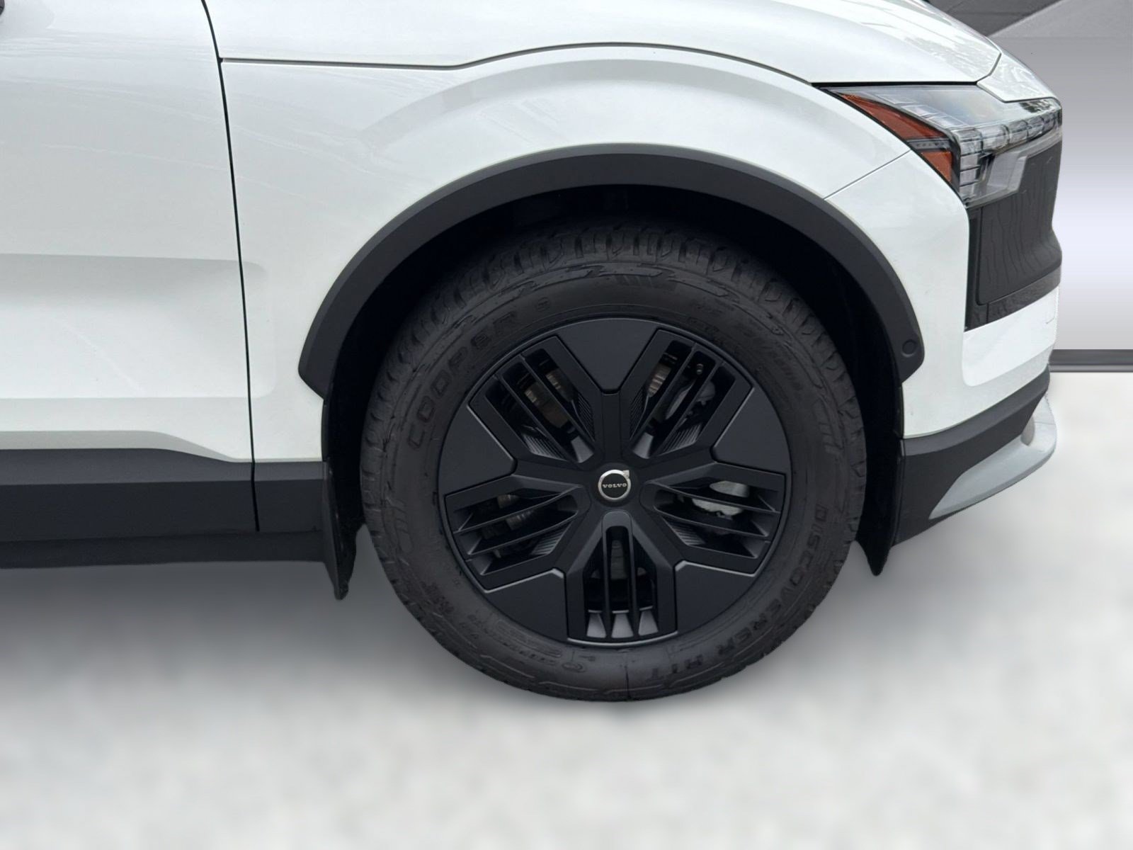 Certified 2026 Volvo EX30 Cross Country Ultra w/ Protection Package Premier AWD/4WD image 13
