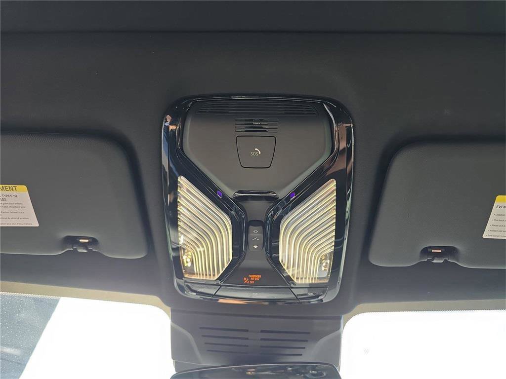 Used 2025 BMW X5 xDrive40i w/ Climate Comfort Package image 28