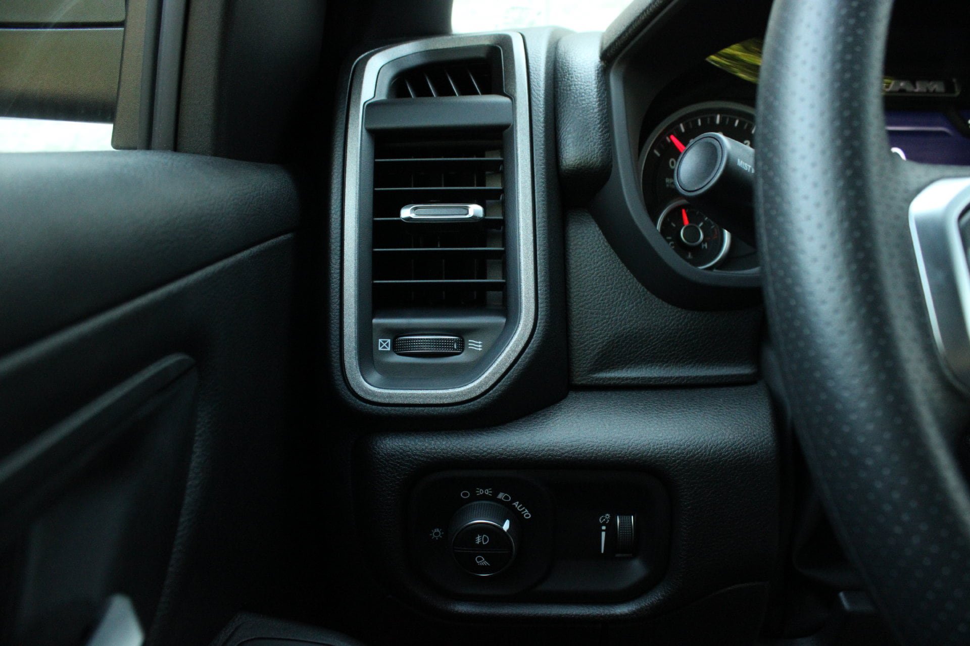 New 2026 RAM 1500 Warlock AWD/4WD image 30