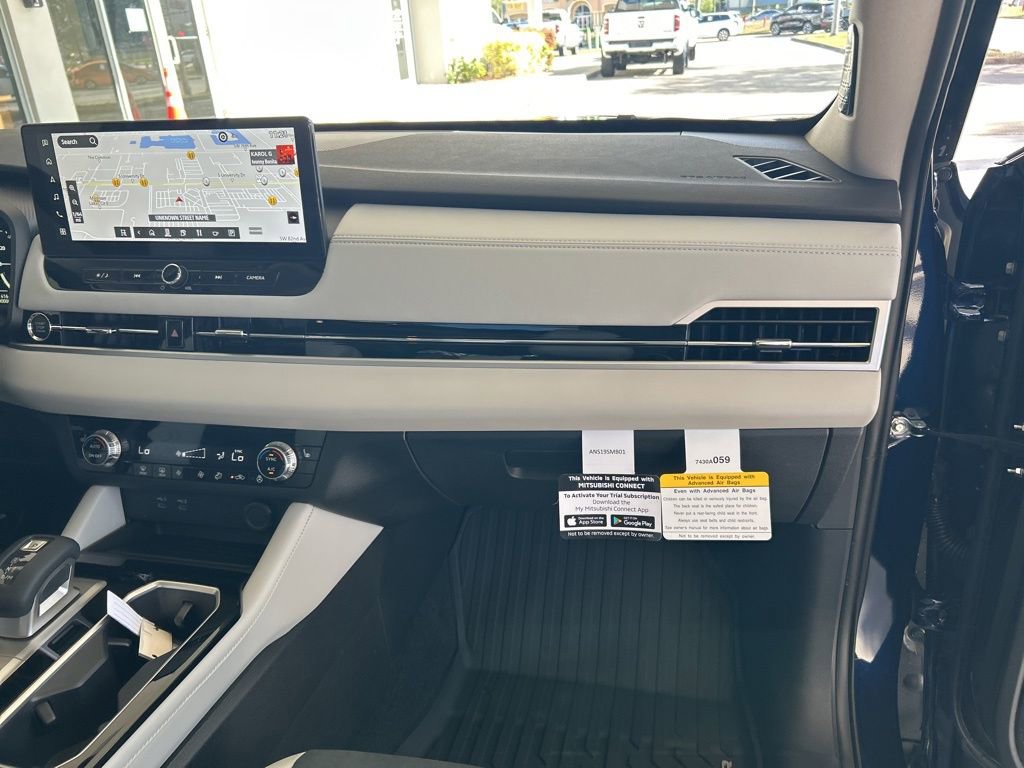 New 2026 Mitsubishi Outlander SE image 24