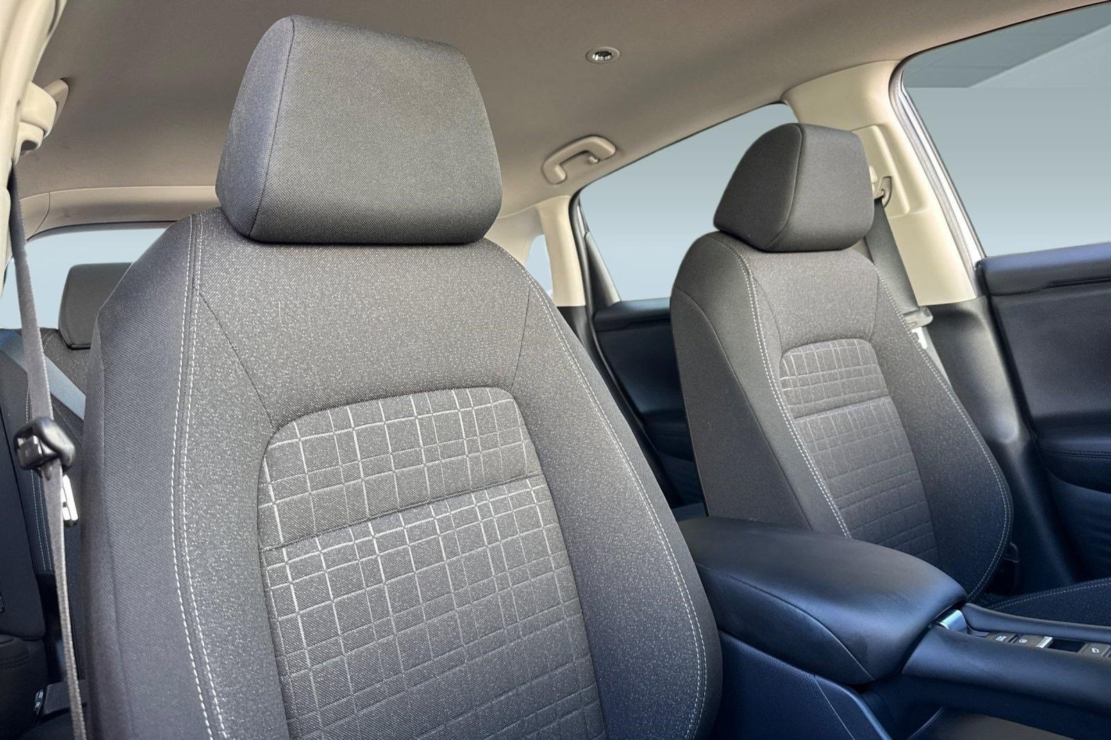 Certified 2023 Honda HR-V LX image 28
