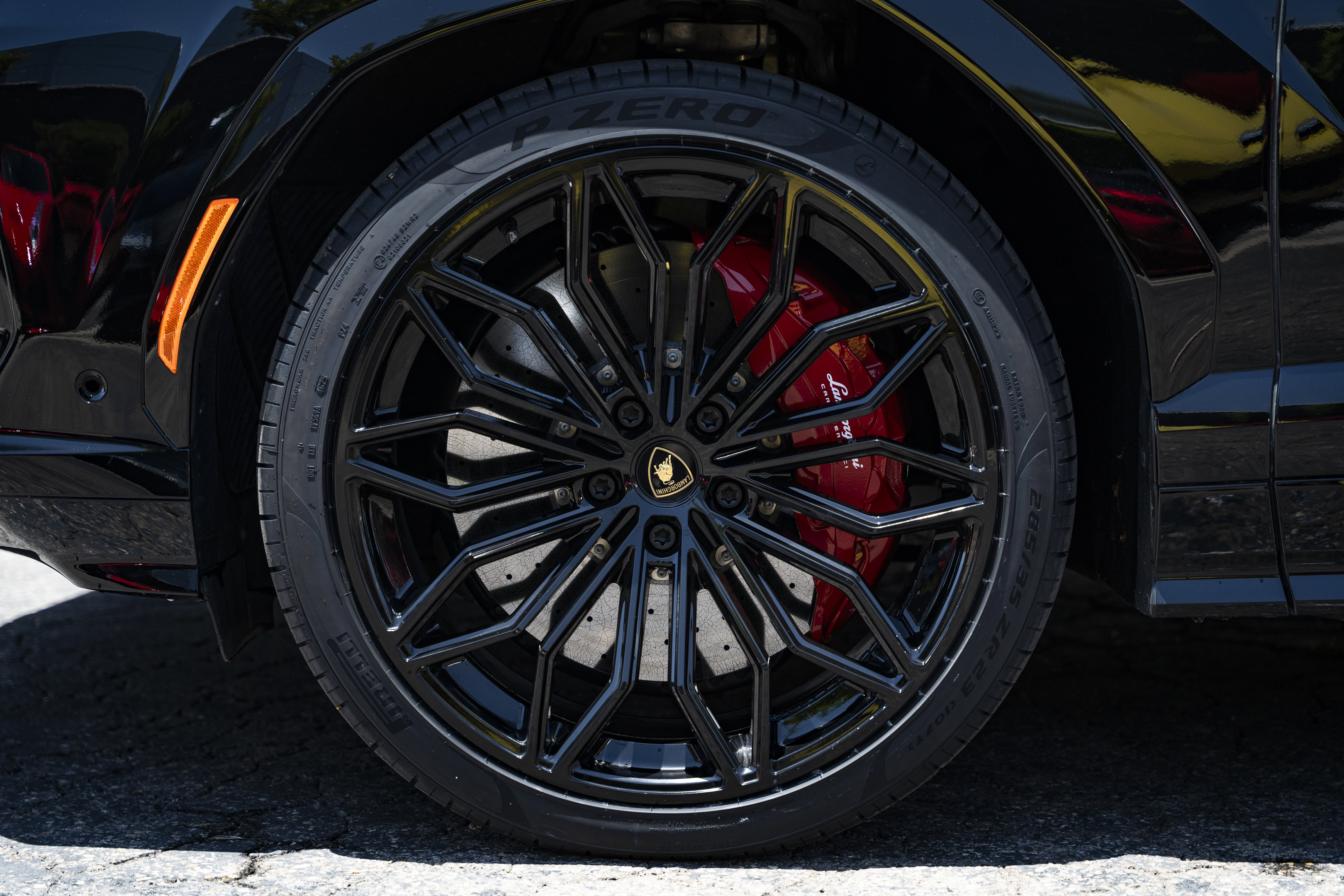 Used 2025 Lamborghini Urus SE AWD/4WD image 18