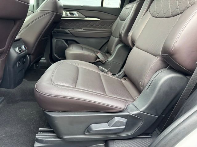 Certified 2025 Ford Explorer Platinum w/ Ultimate Package image 12