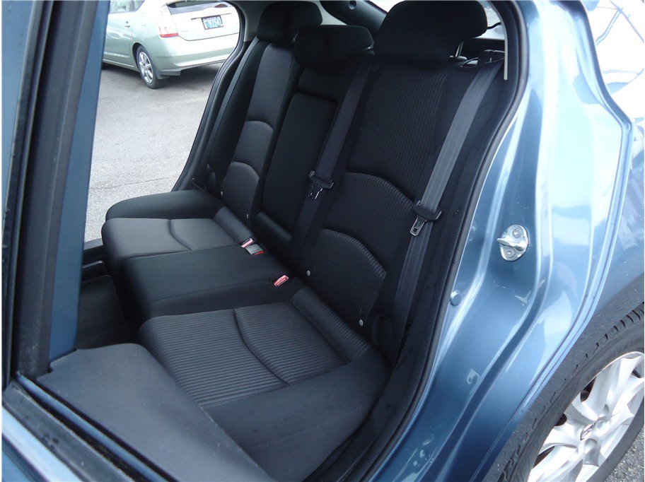 Used 2014 MAZDA MAZDA3 i Touring w/ Technology Package FWD image 12