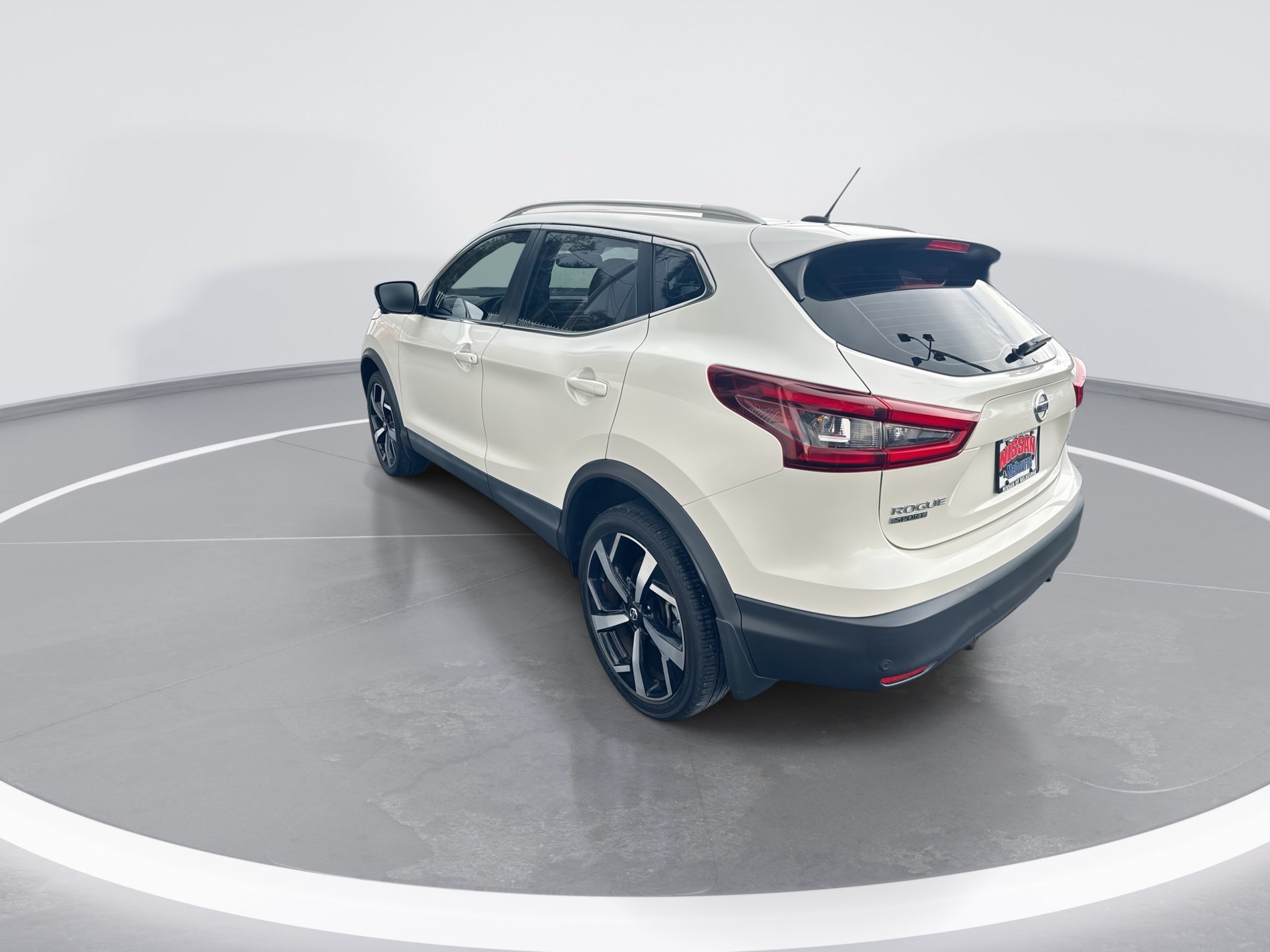 Certified 2022 Nissan Rogue Sport SL w/ Premium Package FWD image 6