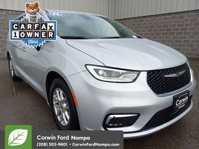 Used 2024 Chrysler Pacifica Touring-L image 1