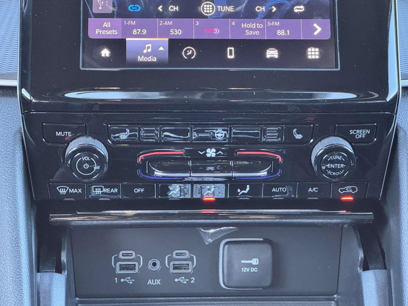 New 2025 Jeep Grand Cherokee Altitude AWD/4WD image 5