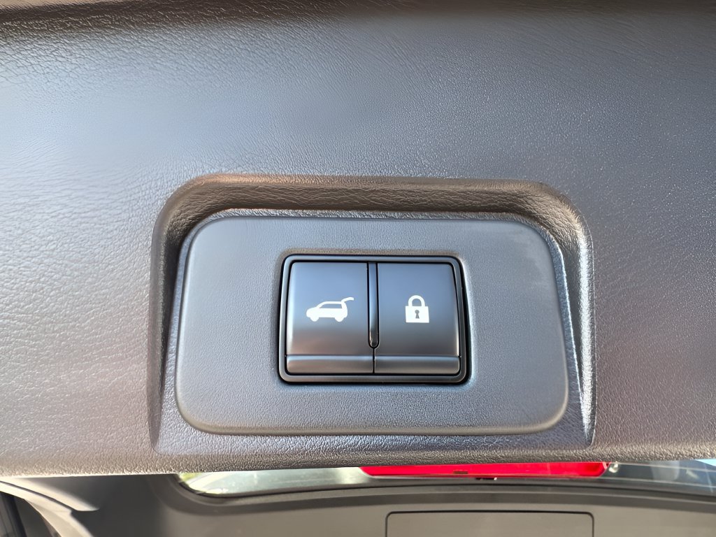 Used 2026 Nissan Rogue SV FWD image 28