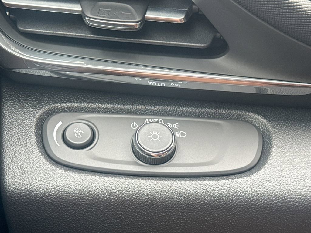 New 2026 Buick Envista Sport Touring w/ Convenience I Package FWD image 17