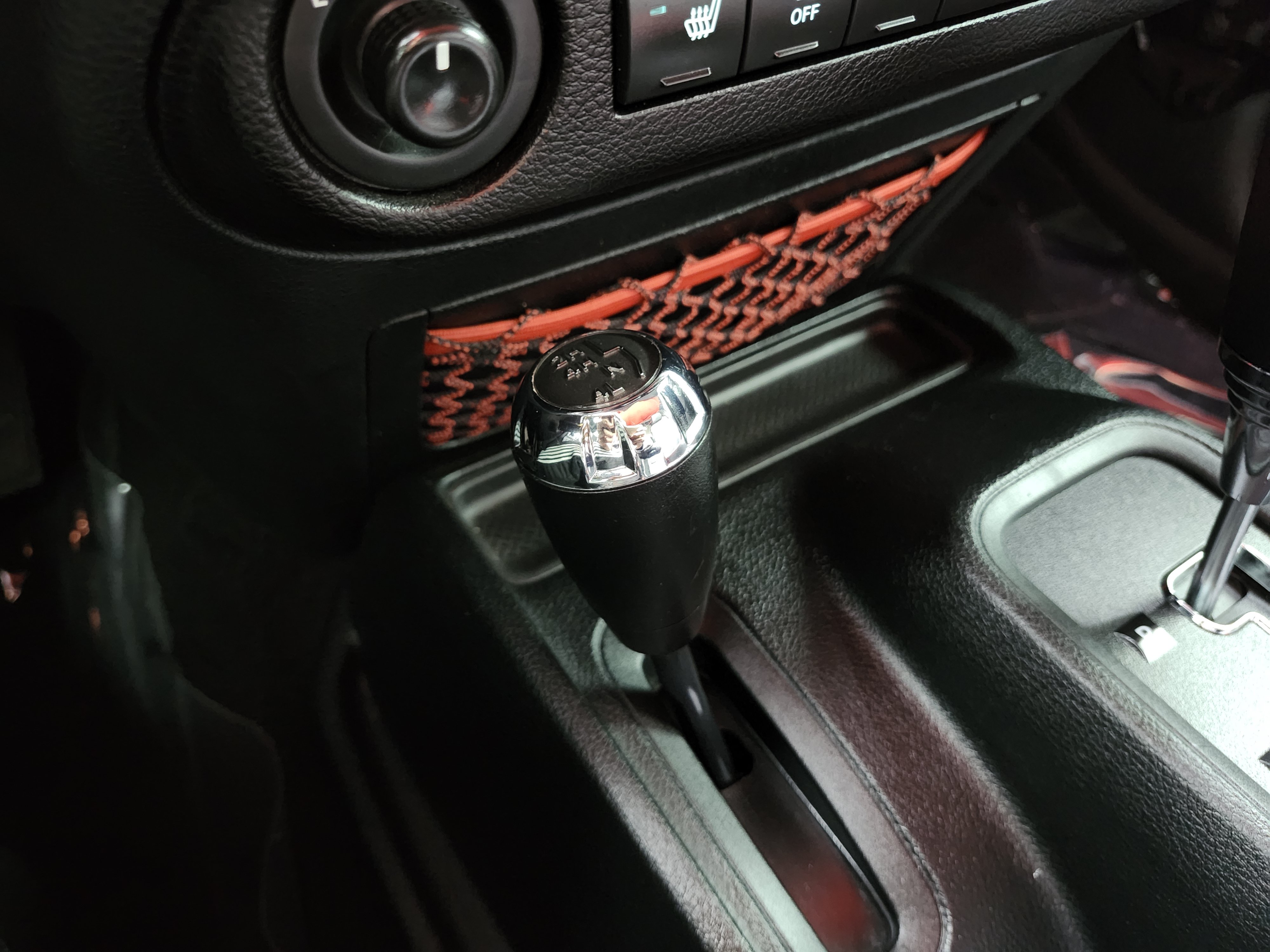 Used 2018 Jeep Wrangler Rubicon AWD/4WD image 7