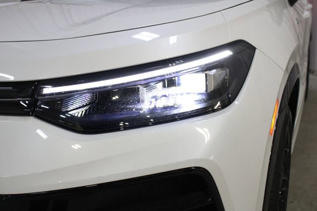 New 2026 Volkswagen Tiguan SE R-Line FWD image 34