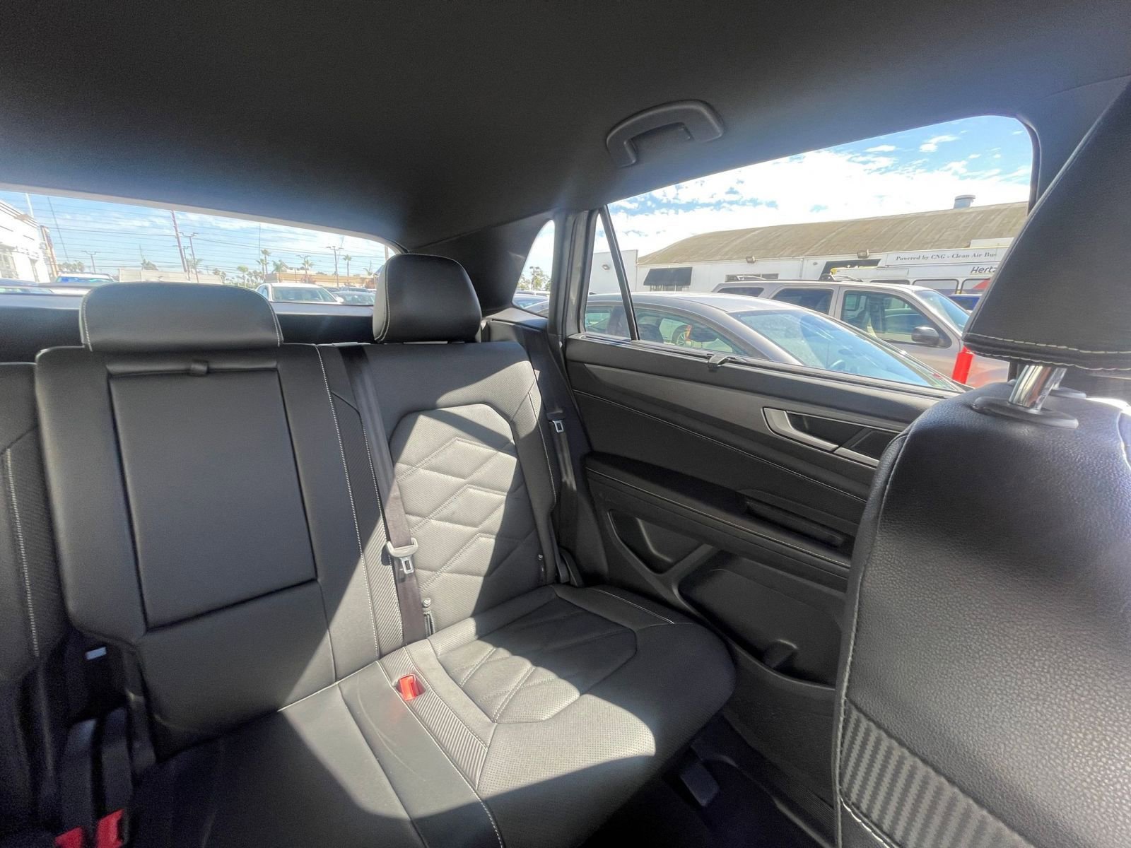 Used 2025 Volkswagen Atlas Cross Sport SE image 37