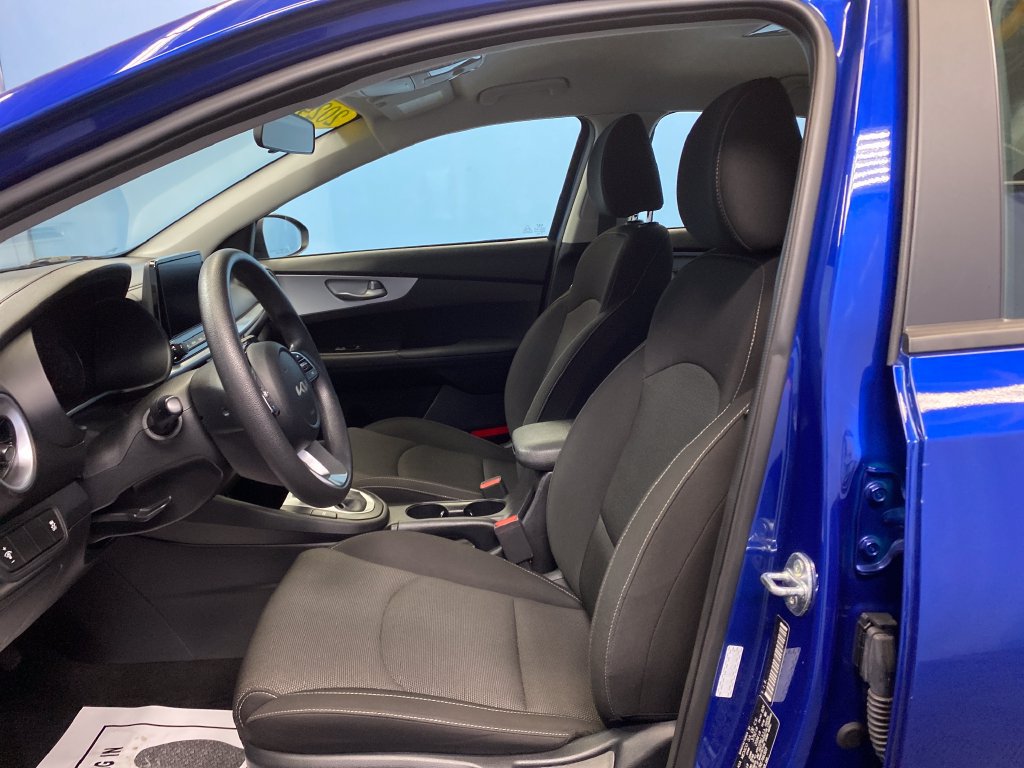 Used 2024 Kia Forte LXS FWD image 9