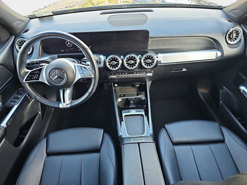 Used 2025 Mercedes-Benz GLB 250 4MATIC image 10