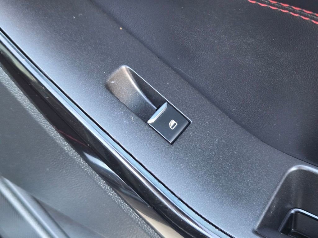 Used 2024 Ford Explorer ST-Line w/ Class IV Trailer Tow Package image 31