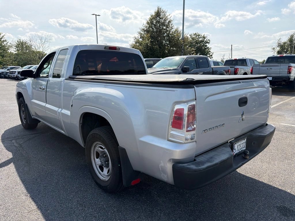 Used 2007 Mitsubishi Raider LS RWD image 4