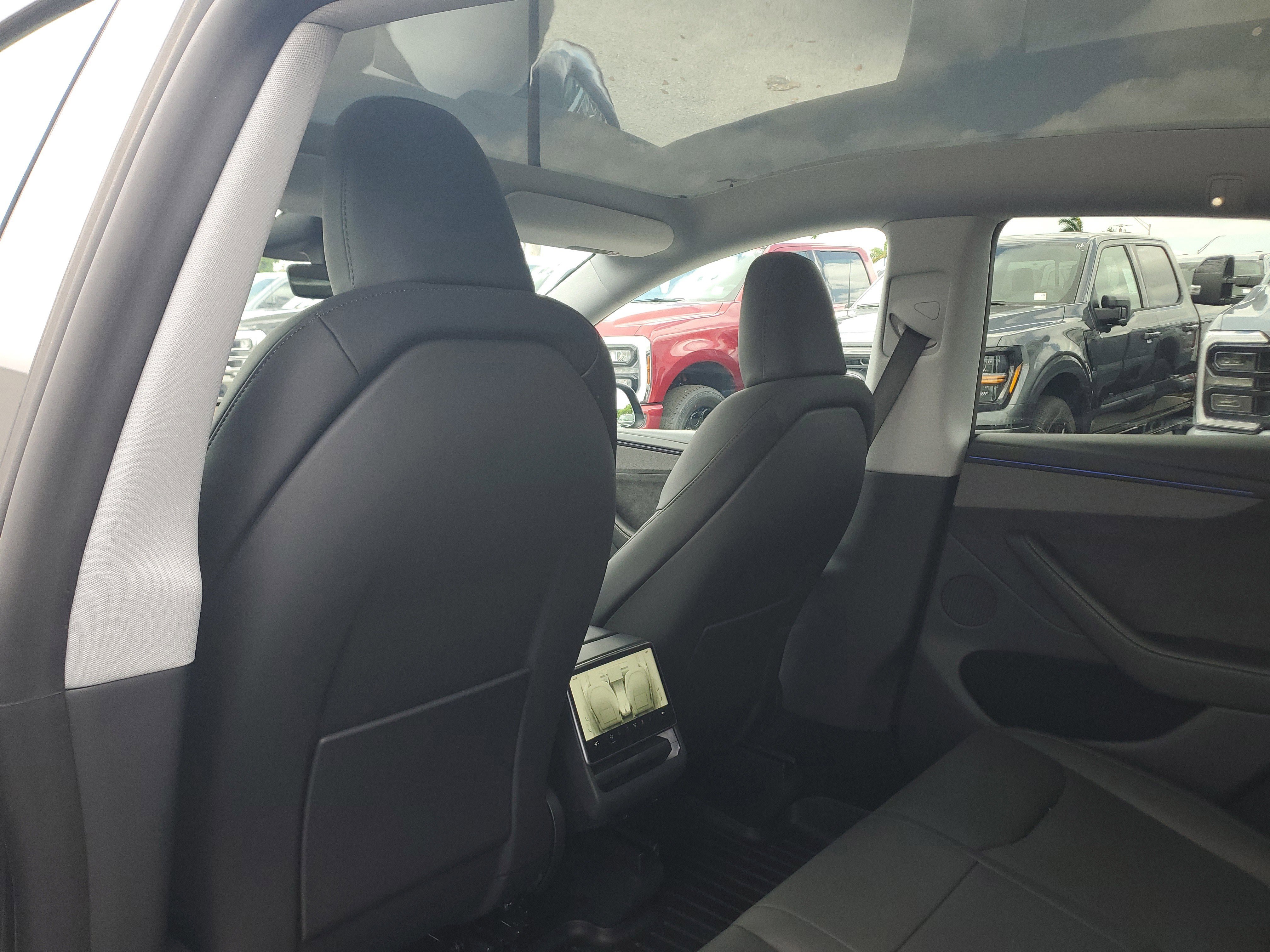 Used 2026 Tesla Model Y Long Range AWD/4WD image 16
