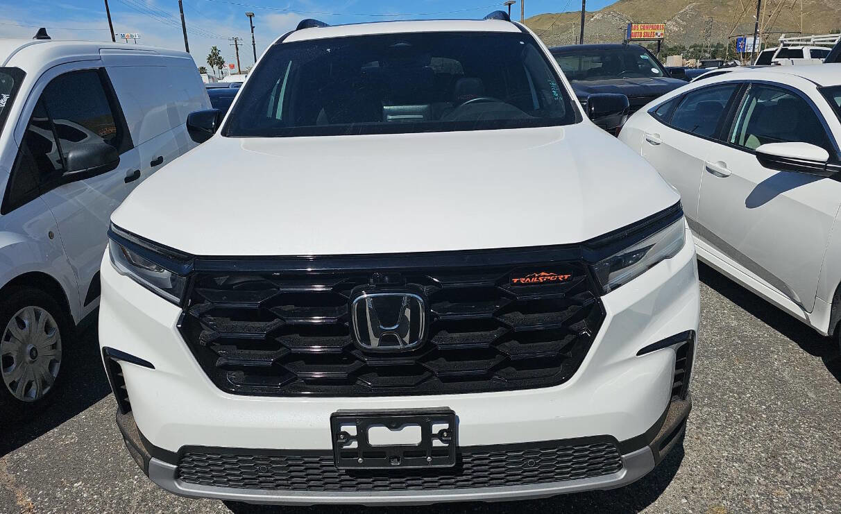 Used 2025 Honda Pilot TrailSport image 6