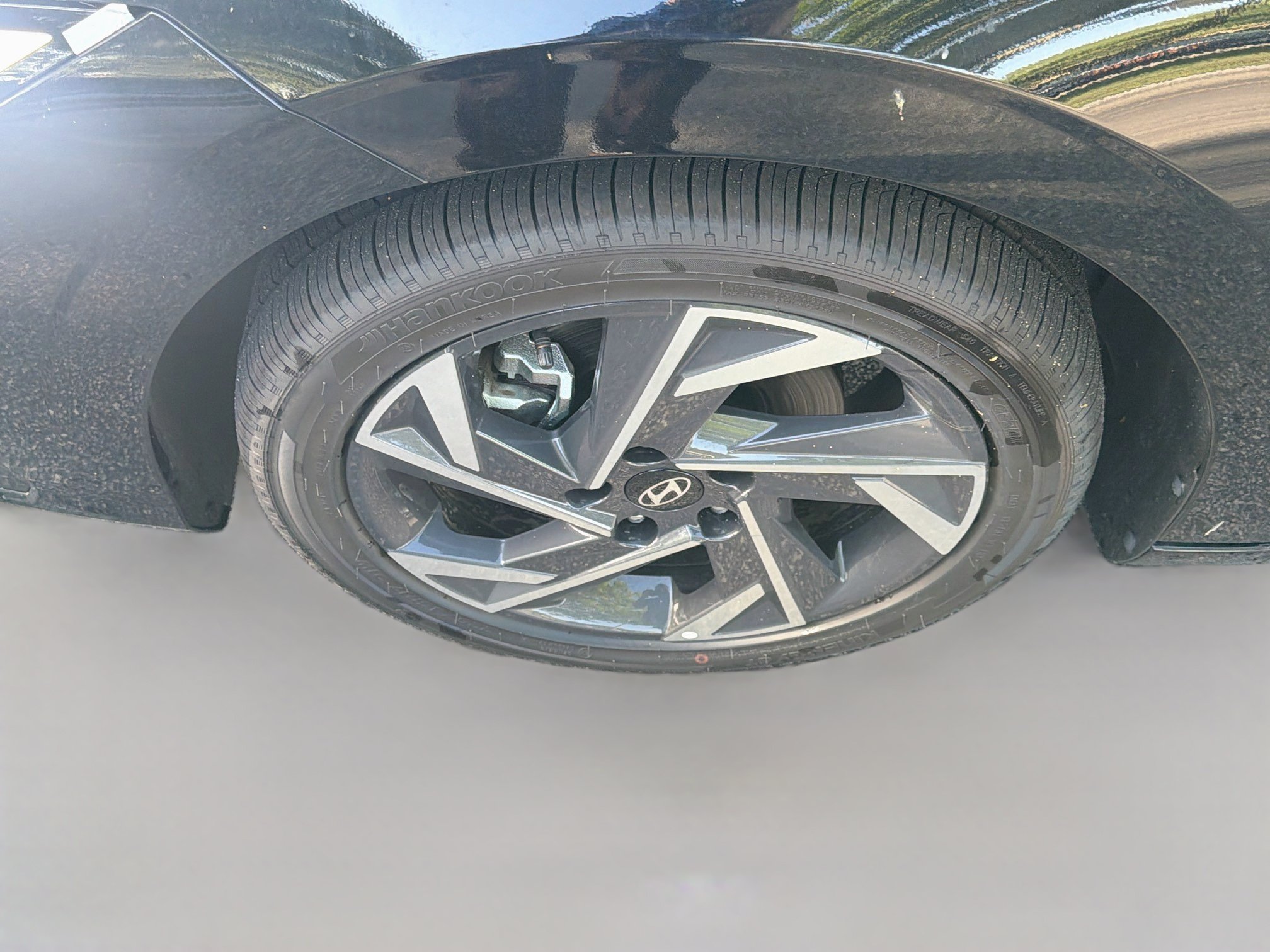 New 2026 Hyundai Elantra Limited FWD image 23