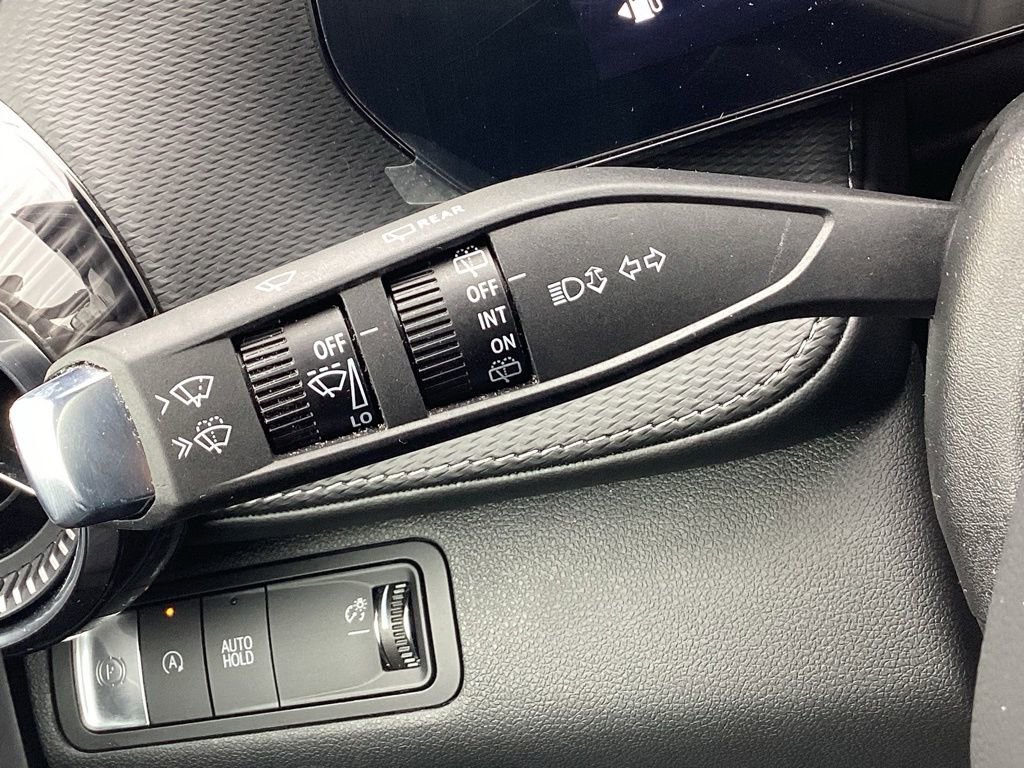 Used 2025 Chevrolet Equinox LT FWD image 29