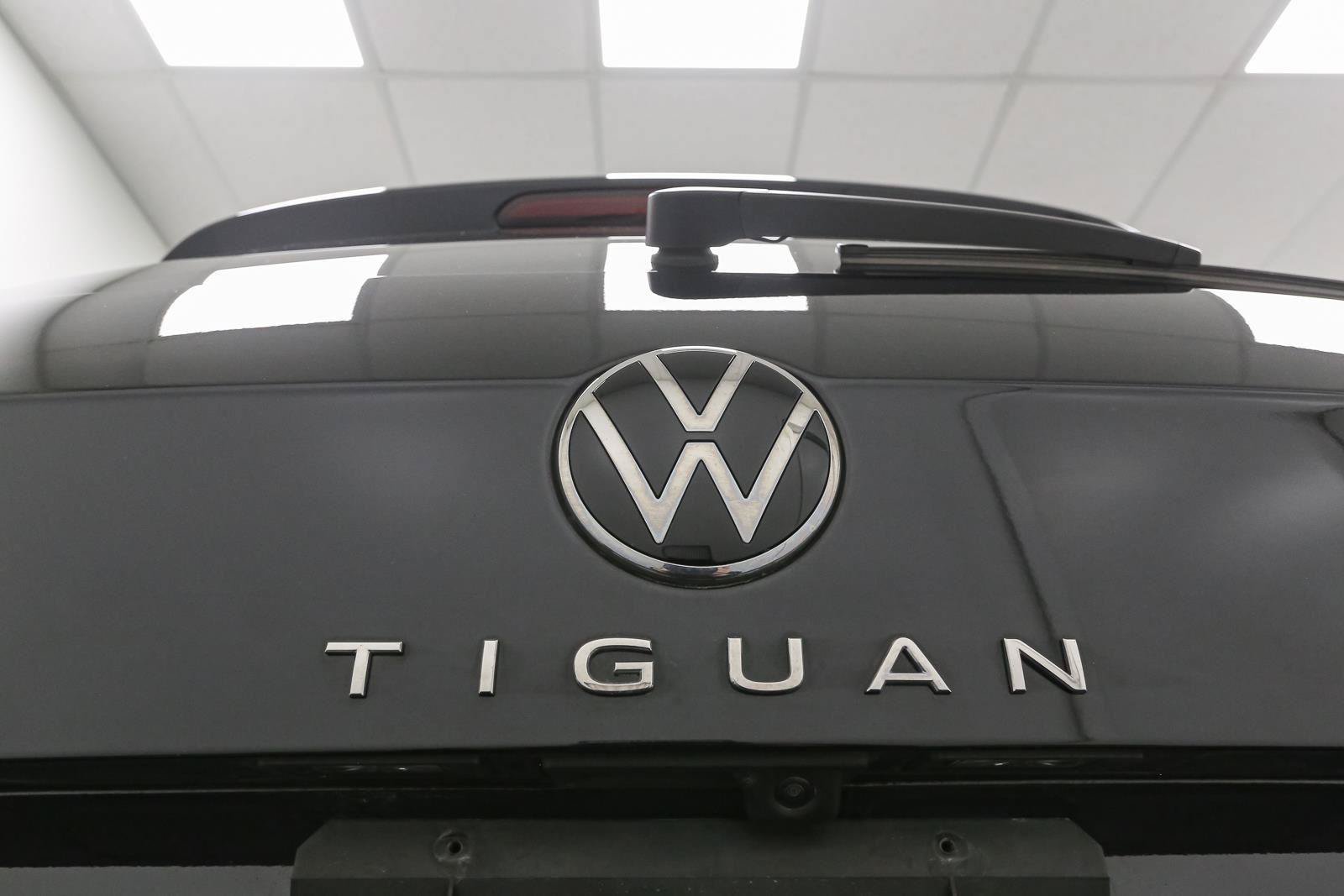 Certified 2024 Volkswagen Tiguan SE R-Line AWD/4WD image 15