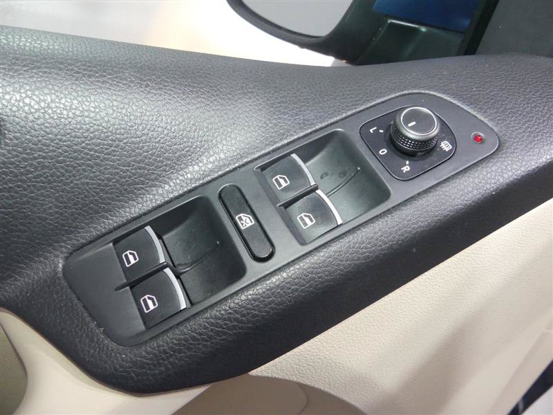 Used 2017 Volkswagen Tiguan SEL AWD/4WD image 19